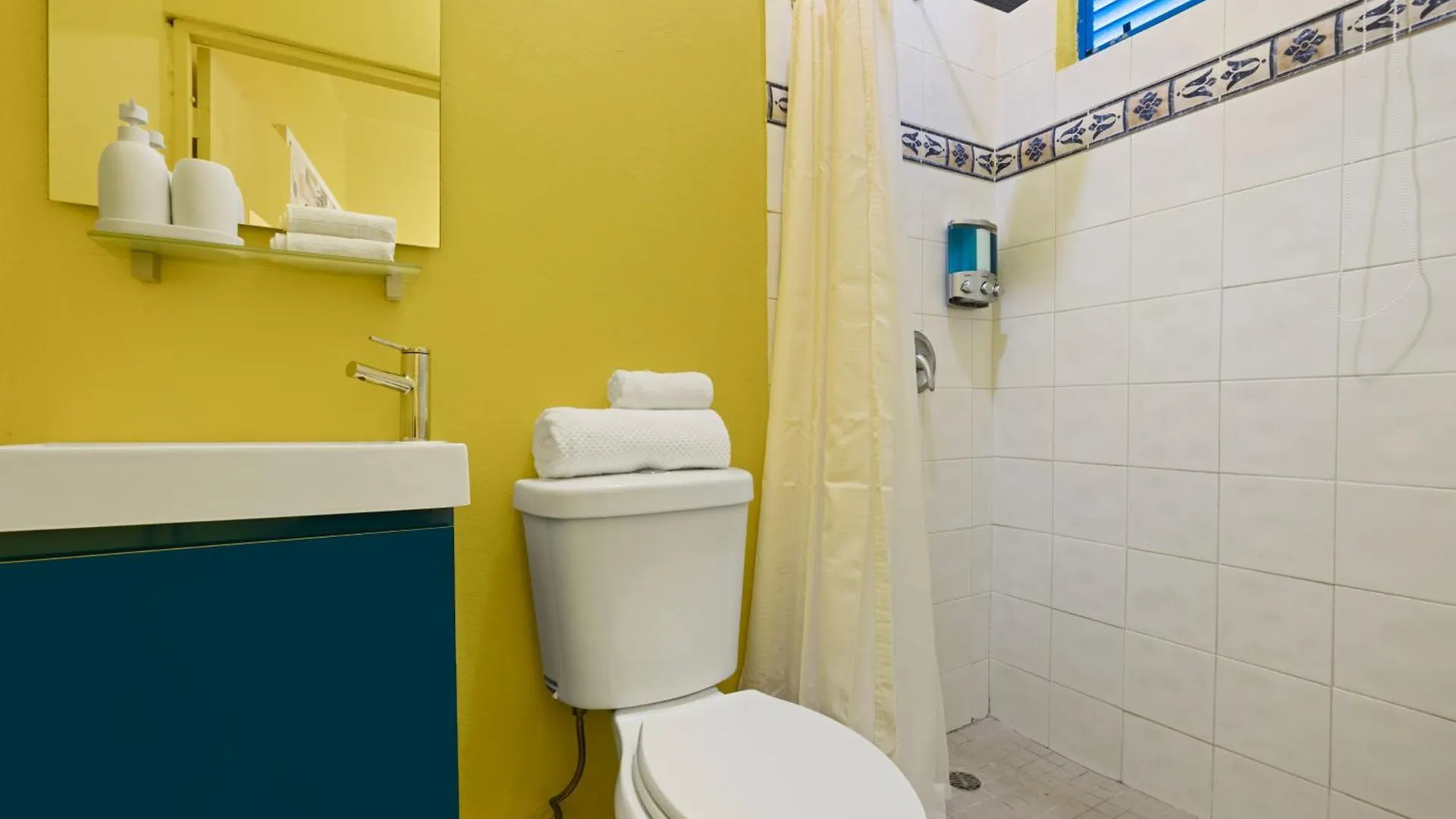 Artistic One-Bedroom Garden Apartment In Sj Mm9 San Juan Puerto Rico