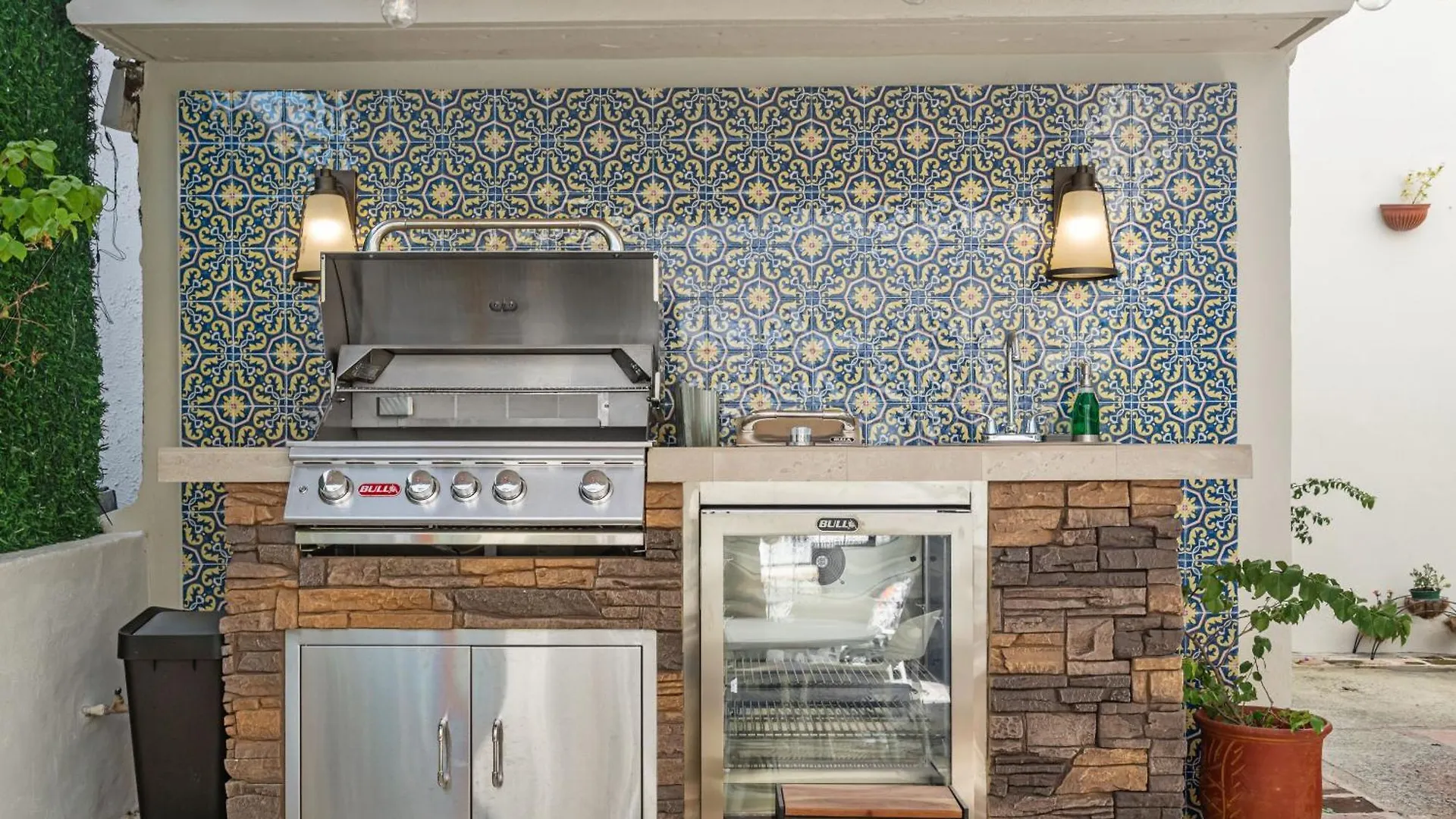 Artistic One-Bedroom Garden Apartment In Sj Mm9 San Juan