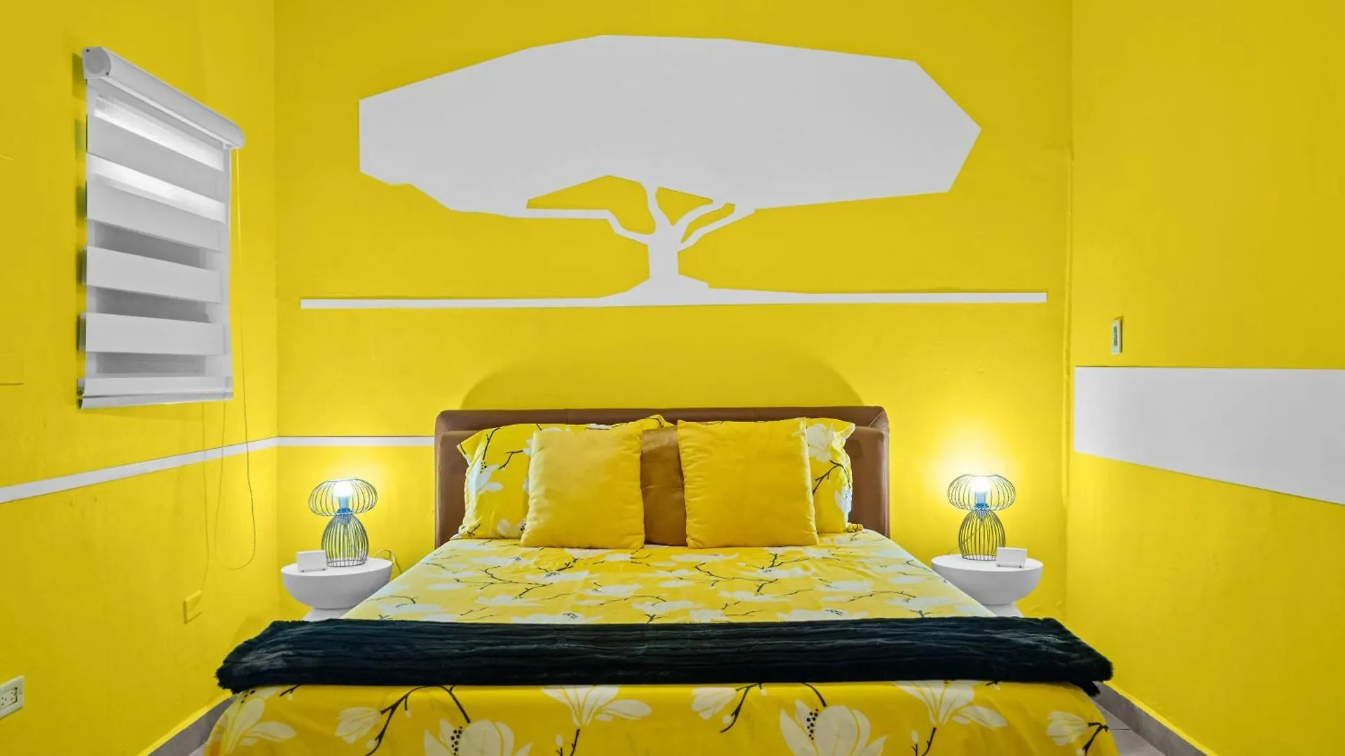 Artistic One-Bedroom Garden Apartment In Sj Mm9 San Juan